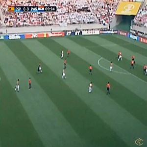 Após quatro anos, Espanha x Paraguai novamente se enfrentaram numa Copa do Mundo.Na França, 0x0 praticamente selou o vexame da Fúria. Em Jeonju, classificou antecipadamente o bom time da Espanha.Paraguai de Gamarra, Arce, Santa Cruz e do redondo Chilavert ficou no 2° lugar.