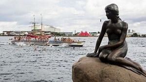 Danes mark centenary of Little Mermaid statue