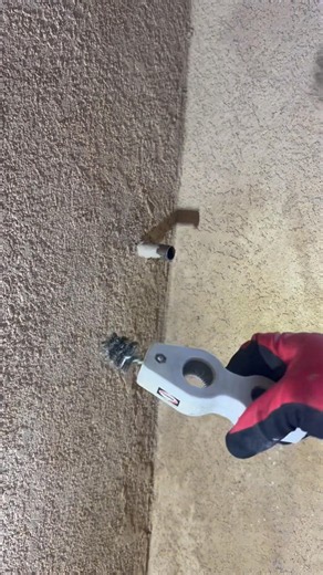 HOW TO CLEAN COPPER PIPE 💪 #shortsfeed #trending #plumbing #diy #pipe #cleaning #house #satisfying