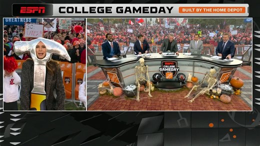Jen Lada pulls out a hammer costume and breaks out some moves 😂 🔥 (via College GameDay) | espnW