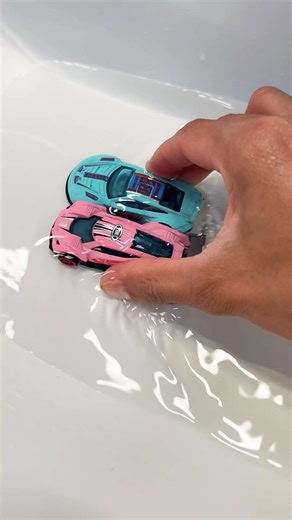 Why does the color of this car change?😱#shortsfeed