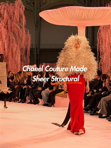 At yesterday’s runway show, Chanel made their most delicate fabric do the hardest job. Mousseline isn’t meant to hold structure; it’s meant to float. So when it’s built into boxy silhouettes that don’t pull, that’s engineering. I was blown away by what Matthieu Blazy did with his Haute Couture debut at Paris Fashion Week. Honoring the heritage of the house, while reimagining the tailoring and fabrics. What did you think? #chanelhautecouture #chanel #parisfashionweek #vogue100 @ChanelOfficial