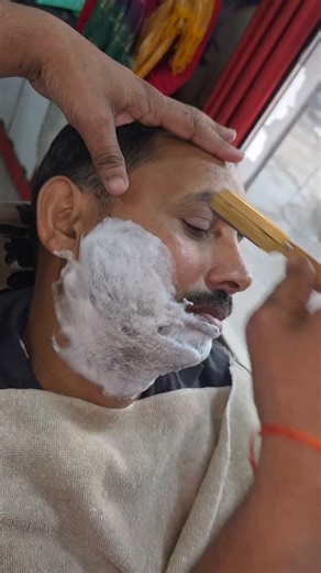 Prem Sankar on Instagram: "Step by step Beard Karna Sekhe #haircut #hairstylist #haircolor #hairtutorial #hairspa #explorepage #explorepage #hairstyle #hairbraidvideo #haircurly #botox #Soothing treatment #premhairsalon #2025 #reelviral #instagram #istagood #haircurly #massage #Masha #romove #istagiram❤️🙏🙏🙏💘💘reels #haircolor #2025"