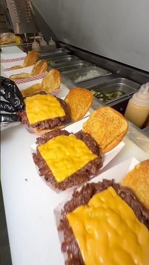 The BEST BURGERS in LAS VEGAS. From With Love, Always. #smashburgers #foody #foodchallenge