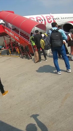 819K views · 4.7K reactions | What’s it like flying on India’s worst airline? As it turns out, not that great. I took a flight on them so you don’t have to! | Noel Philips | Facebook