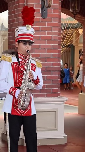 ➡️▶️ @di_sney0409 “Excellent alto saxophone performance with a great sound.” | Saxomusic