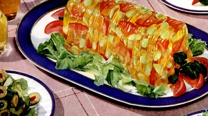 10 Foods Found in Every Middle Class Home in the 1950s