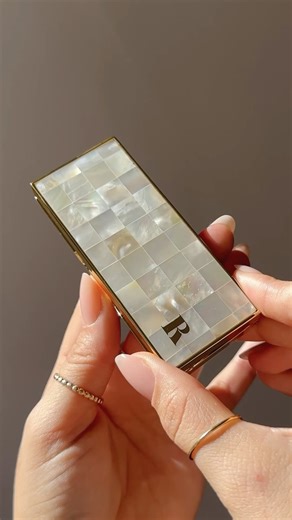 Rouje La Palette Yeux Eyeshadow Trio 🐚🌊 The Mother-of-Pearl Checkerboard Case is such a Beauty! @lesfillesenrouje ✨ ___ #eyeshadow #makeupreels #makeup | Amber