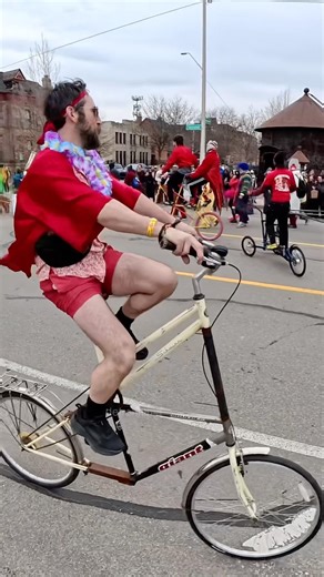 Freak bikes on parade Detroit🎉