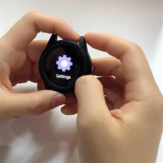 Touch Screen SOS Alarm 2 Way Calling 4G LTE Safety Watch with Fall Detective Elder GPS Positioning Device