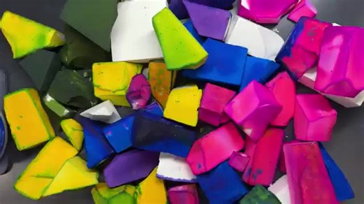 Chalk Powder ASMR Experience: Crushing Sounds