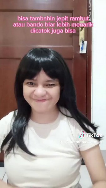 Cara Menarik Pakai Wig untuk Gaya Baru