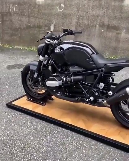 Custom BMW R NineT Caferacer by Vagabund Moto