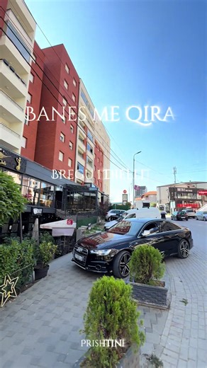 • Ofrohet per qira banesa në lagjen Bregut Diellit permbi Meridian & Vipros ,banesa është e mobiluar detalishte me qdo element te nevojshem, ngrohet me Termokos, pozicion shum i kerkuare banim, afer shkollave , ambulantes ,trafikut urban ,park gjelberimi ,parking per veture. • Sallon & Kuzhine | Dhomë gjumi |Banjo & taras • Kati I • Çmimi 360 euro 💶 • ID 740 AB Real Estate Për më shumë informata: 📞 383 44 878 008 VIber & WhatsApp• email: abrealestatecity@gmail.com