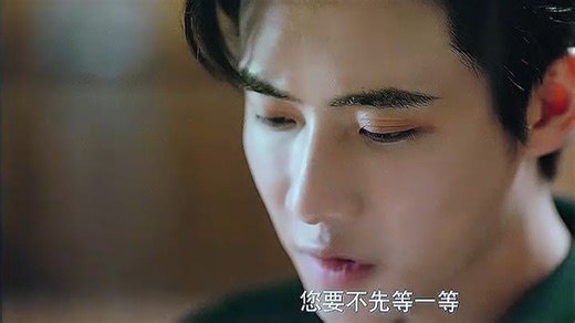 老电视画面模糊？海信E8Q屏幕发声技术重塑清晰视界，沉浸观影新体验