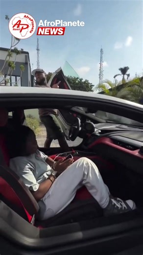 Le moment où Davido est sorti avec sa fille, Imade, dans sa Lamborghini Revuelto, d'une valeur estimée à 1,6 million de dollars | AfroPlanete News