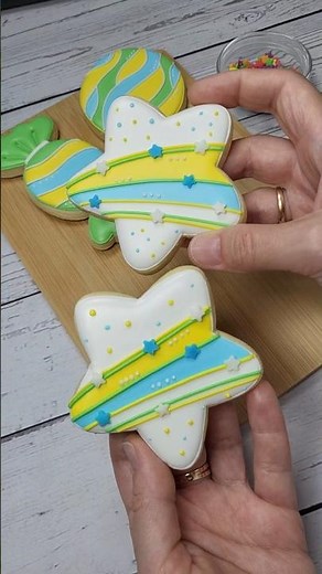 Space Star Cookie Decorating with Royal Icing #cookiedecorating #cookieicing #starcookies