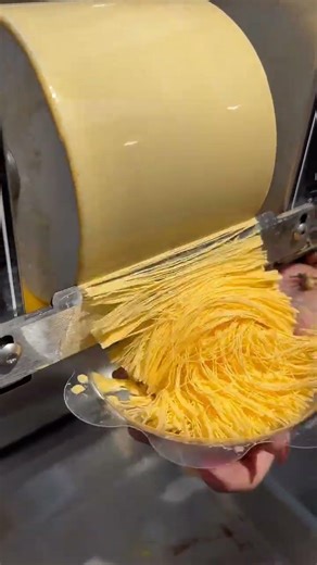 🔥 Internet’s Favorite Ice Dessert Is Here – Would You Try It? 🍧 #icecream #snow #viral #youtube