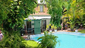The Hemingway House pool. The first saltwater pool in Key West. Built in 1938. Still holding stories. If you're in Key West and you DON'T visit this place... You're doing it wrong. 💰🏊‍♂️ 📍 Hemingway House, Key West #HemingwayHouse #KeyWest #FloridaKeys #KeyWestHistory #ErnestHemingway #HistoricKeyWest #MustSeeKeyWest #VisitKeyWest #AskTheKeys #IslandHistory | Florida Keys Resorts