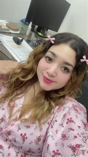 this filter is sooooo real for matching my dress 🎀 my girl era is literally happening in small details like this…lol.