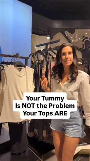 Renata Farbman | Body Shape Stylist & Shopper on Instagram: "Stop buying bigger tops to hide your tummy — they actually make you look larger. Instead, look for subtle ruching or a gathered knot through the midsection. It draws the eye in, defines the waist, and camouflages the middle without adding volume. These are the details I look for when dressing women for their proportions. And remember if you have difficulty dressing for your shape — it’s not you, it’s the clothes. Save this before your 