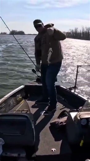 Spring Walleye Fishing At The Wolf River!!! #walleyefishing #walleye #wisconsin #fishing