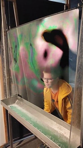 This Glass Changes Right Before Your Eyes!