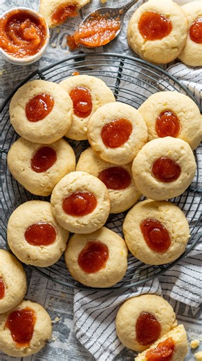 11 reactions · 61 comments | These Argentine quince jam thumbprint...
