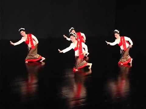 ฟ้อนสาวไหม