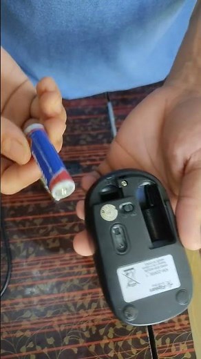 Wireless Mouse Changing the Battery