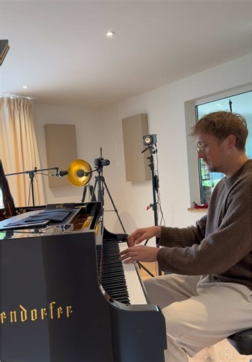 POV You’ve composed one of your best tracks and tried hard to get some organic streams from TikTok to your Spotify profile and than this happened… Stream now “Winds of the Canopy” by Justus Rümenapp on #spotify #pianomusic #pov #composerslife #newsound #piano #pianist #pianotok #algorithm
