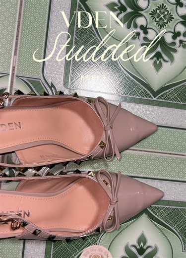 Studded heels for women. 👠 @VDEN SHOES #heels #sandals #studdedheels #stud #footwear