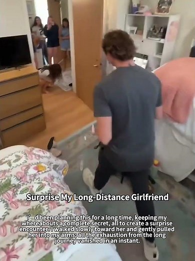 Surprise My Long-Distance Girlfriend 🥰#surprise #longdistancerelationship #love#reunion #fyp