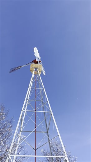Great Plains Windmill Service on Instagram: "A windmill in action is an amazing and simple thing. These windmills can pump hundreds of gallons an hour. ## #greatplains #windmillsofinstagram #Aermotor #windmill #windmills #ranchlife #horses #horsesofinstagram #cattleranch #hobbyfarm #windmillfarm #greatplainswindmills #waterpump #fypchallenge #foryoupagereels #foryouシpage #foryoupageシ #foryouシ #horse"