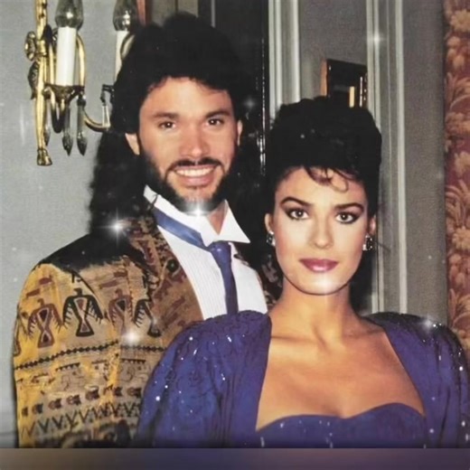 “Embrace your uniqueness.” Have a terrific Tuesday! #kristianalfonso #hopebrady #peterreckell #bobrady #boandhope #bope #daysofourlives #days #classicsoaps #soapopera | Unofficial Kristian Alfonso Fan Club
