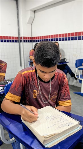 Educandário Desenvolver on Instagram: "📐 Aula de Matemática! Hoje exploramos o mundo dos polígonos e as propriedades do triângulo retângulo — com direito ao famoso Teorema de Pitágoras! #educandariodesenvolver #desenvolvendoofuturo #aprendizadodivertido #ensinodequalidade #matrículasabertas #auladematemática"