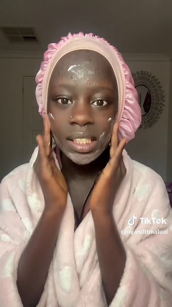 Understanding the Menstrual Cycle: My Experience with Periods