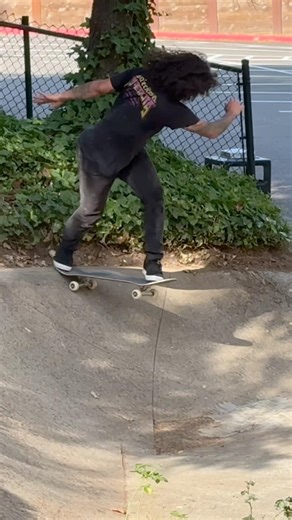 Backtail scissors from the new Blood Wizard video, “Sorcery”