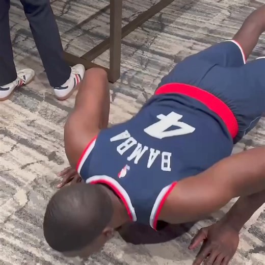 22K views · 649 reactions | Behind-the-scenes at Clippers Media Day 盧 | L.A. Clippers | Facebook