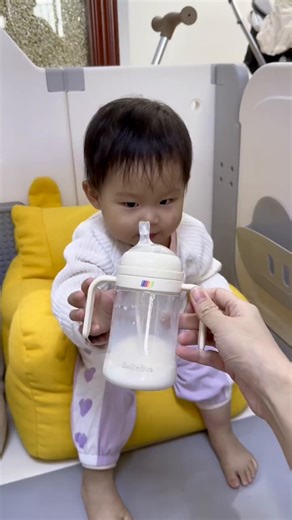 姐妹们作为bebebus家的老粉都知道她家的品质是真的好浑身散发高级感的奶瓶好看也就算了还不碰不漏巨巨巨巨好用