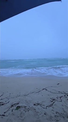 Hawaii Tropical Storm Continues: Waikiki Beach LIVE Video Clip #1 - #hawaii #waikiki