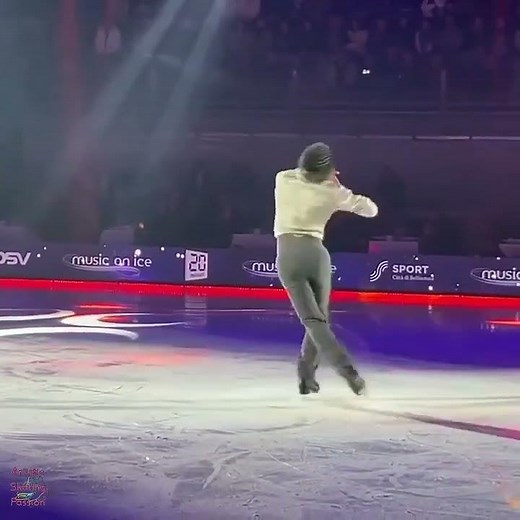 STÉPHANE LAMBIEL'S SPINS are so beautiful Mahler Symphony nº5 MOI 2024 #figureskatingstephanelambiel