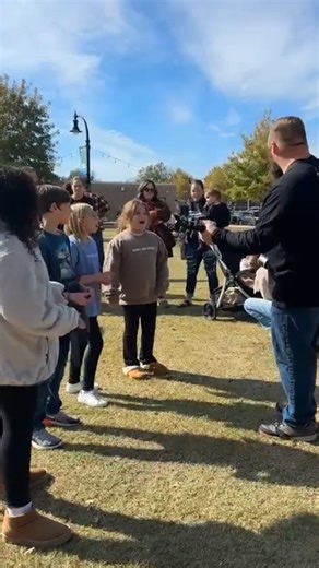 Future worship leaders in the making! This is proof that you're never too young to know His love. ❤️ | Canvas Church