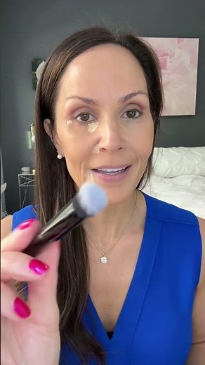 Learn the tricks to get a lifted look with our easy step-by-step tutorial! 👀 | Laura Geller Beauty