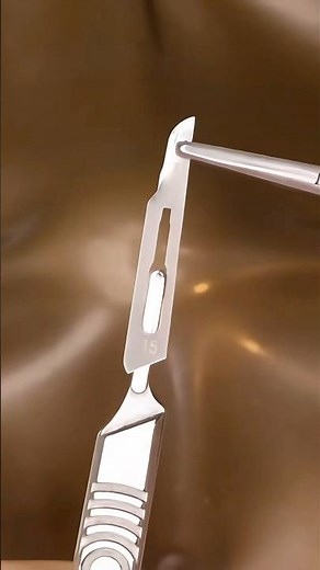 Popping Abscesses 🤓 #goodtoknow #surgeonlife #vet #medicine #funfacts #clinicalskills #lifehacks