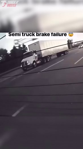199K views · 684 reactions | Semi-Truck Brake Failure 勞﫨 Source: @truckerstigram ===================================== Turn on post notifications  Like, share and comment  Follow us Truck N’ Hustle for more  #trucknhustle #truckingnews #networking #conference #transportation #logistics #supplychain #rolling #truck #news #utilities #miles #revenue #reason #failure #Niche #truckingindustry #insights | Truck N’ Hustle | Facebook