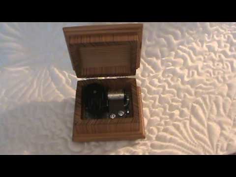 O Christmas Tree music box