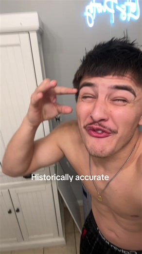 staxwrax (@staxwrax)’s video of accurate spinosaurus