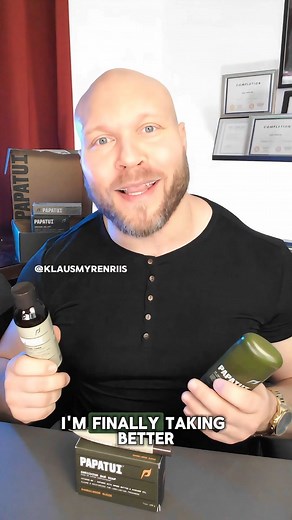 🤼‍♂️ From wrestling to strongman competitions, pro bodybuilding, and now, balancing it all as coach and a dad. I've always prioritized my health, but I'll admit, I neglected my skin. But luckily that's where @papatui_ comes in 😎👇 . With amazing light products and incredible scents, especially the coconut ones, I'm finally taking better care of my skin. 🥥🌴 . Now, I can be a real PAPA, the rock of my family, and Tui like a king, like The Rock himself. 🪨👑 . 👉 Please share this video, tag an