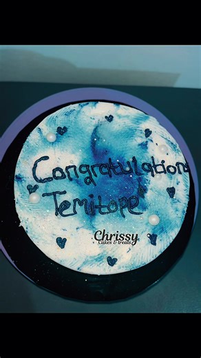 Beautiful and yummy cakes only✅✅✅#nysccake #yourfavoritebaker #popcake #cakesinekiti #bluecake #cakesineksu #chrissy_cakes27 #fyppppp #cakedecorating #fyp #goviral #viralvideos #nyscnigeria